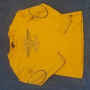 Two GAP long sleeve tees